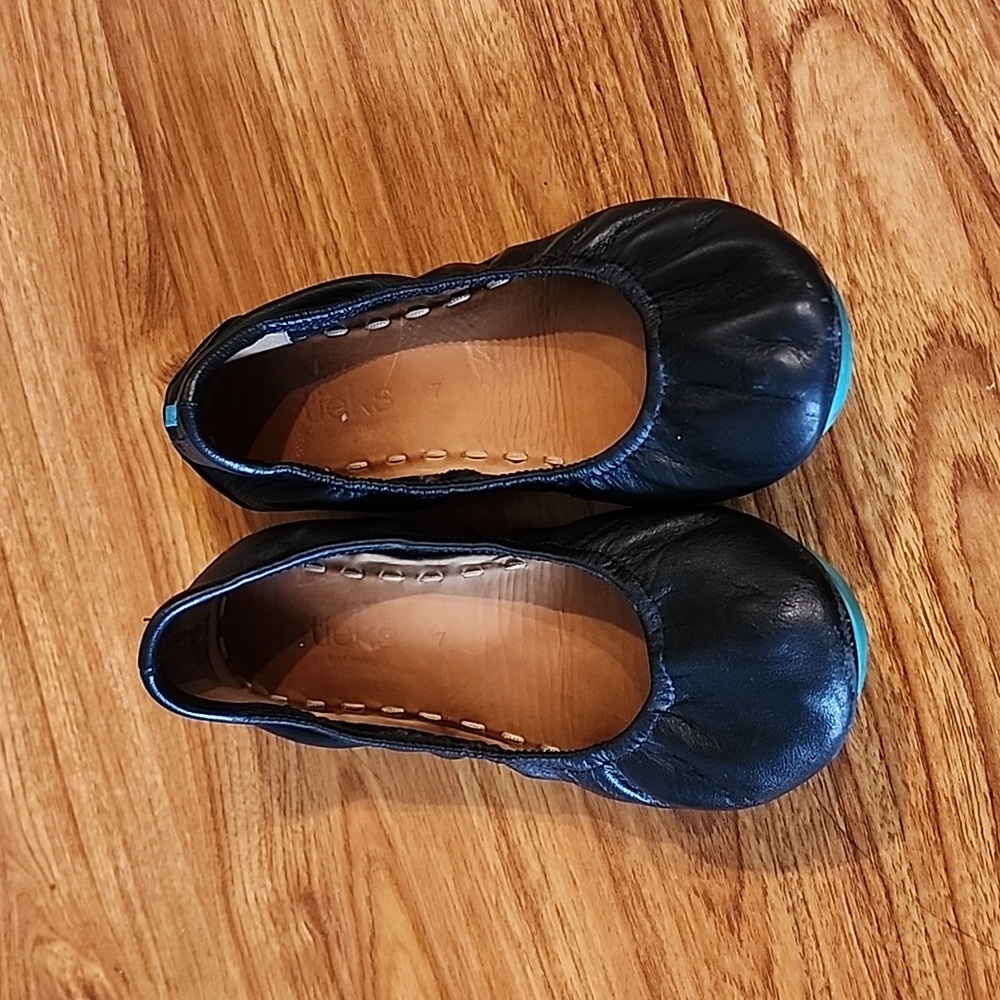 Tieks in matte black